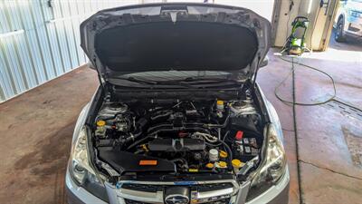 2014 Subaru Legacy 2.5i Premium   - Photo 9 - Butler, PA 16001
