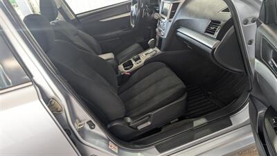 2014 Subaru Legacy 2.5i Premium   - Photo 15 - Butler, PA 16001