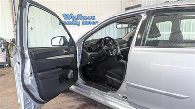 2014 Subaru Legacy 2.5i Premium   - Photo 10 - Butler, PA 16001