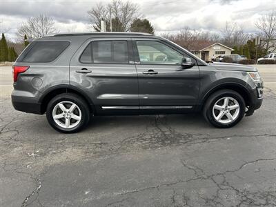 2017 Ford Explorer XLT   - Photo 4 - Butler, PA 16001
