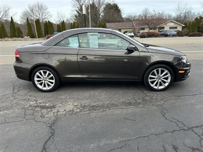 2015 Volkswagen Eos Komfort Edition SULEV   - Photo 4 - Butler, PA 16001