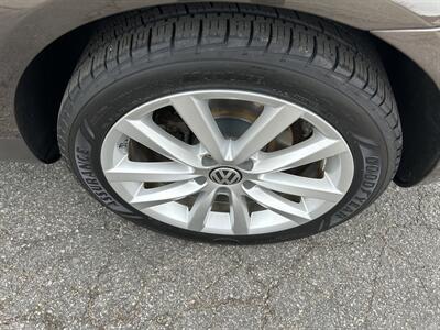 2015 Volkswagen Eos Komfort Edition SULEV   - Photo 13 - Butler, PA 16001