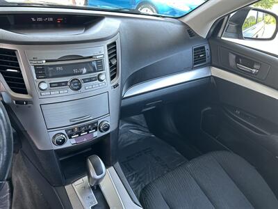 2011 Subaru Legacy 2.5i Premium   - Photo 9 - Butler, PA 16001