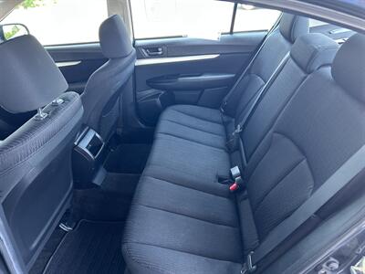 2011 Subaru Legacy 2.5i Premium   - Photo 11 - Butler, PA 16001