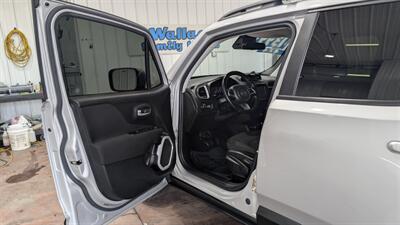 2019 Jeep Renegade Latitude   - Photo 10 - Butler, PA 16001