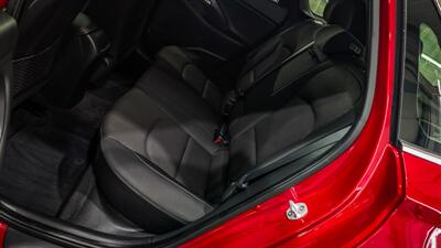 2018 Hyundai ELANTRA GT   - Photo 13 - Butler, PA 16001