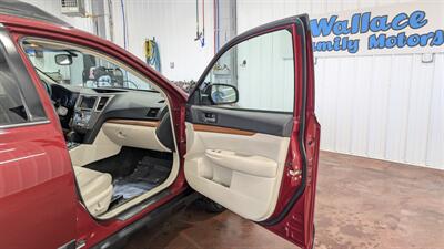 2014 Subaru Outback 2.5i Limited   - Photo 14 - Butler, PA 16001