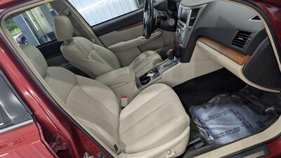 2014 Subaru Outback 2.5i Limited   - Photo 15 - Butler, PA 16001