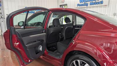 2011 Subaru Legacy 2.5i   - Photo 12 - Butler, PA 16001
