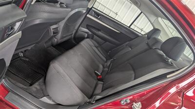 2011 Subaru Legacy 2.5i   - Photo 13 - Butler, PA 16001