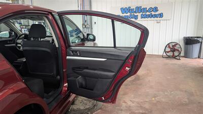 2011 Subaru Legacy 2.5i   - Photo 16 - Butler, PA 16001