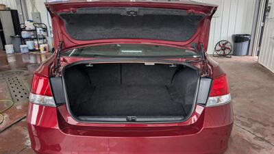 2011 Subaru Legacy 2.5i   - Photo 18 - Butler, PA 16001