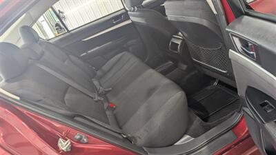 2011 Subaru Legacy 2.5i   - Photo 17 - Butler, PA 16001
