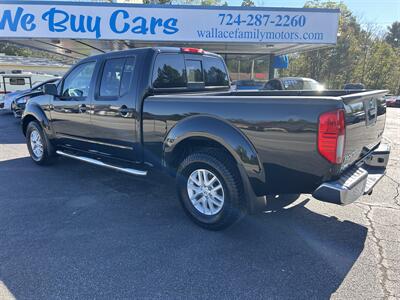 2017 Nissan Frontier SV Crew Cab 4X4   - Photo 3 - Butler, PA 16001