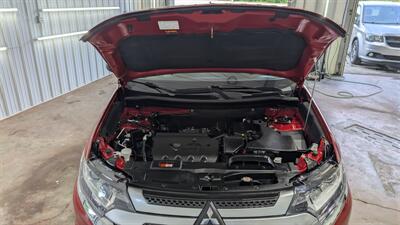 2019 Mitsubishi Outlander SE   - Photo 9 - Butler, PA 16001