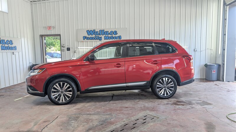 2019 Mitsubishi Outlander SE   - Photo 1 - Butler, PA 16001