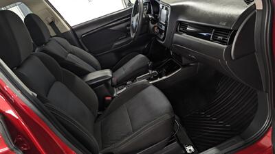 2019 Mitsubishi Outlander SE   - Photo 17 - Butler, PA 16001