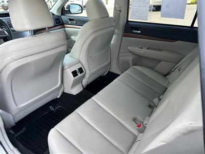 2014 Subaru Outback 2.5i Limited   - Photo 12 - Butler, PA 16001