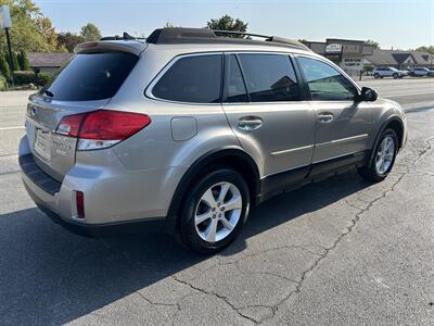 2014 Subaru Outback 2.5i Limited   - Photo 5 - Butler, PA 16001