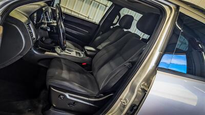 2011 Dodge Durango Crew   - Photo 11 - Butler, PA 16001