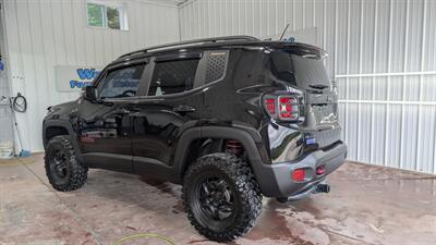 2017 Jeep Renegade Trailhawk   - Photo 3 - Butler, PA 16001