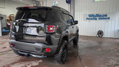 2017 Jeep Renegade Trailhawk   - Photo 4 - Butler, PA 16001