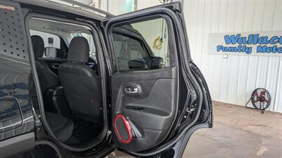 2017 Jeep Renegade Trailhawk   - Photo 16 - Butler, PA 16001