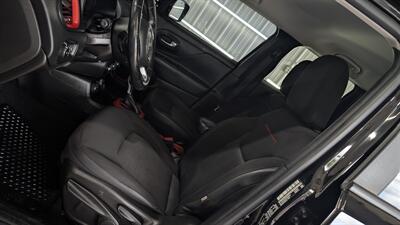 2017 Jeep Renegade Trailhawk   - Photo 11 - Butler, PA 16001