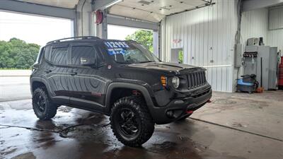 2017 Jeep Renegade Trailhawk   - Photo 6 - Butler, PA 16001