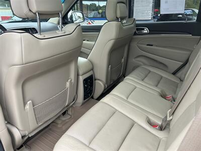 2014 Jeep Grand Cherokee Overland  4X4 - Photo 13 - Butler, PA 16001