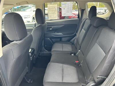 2018 Mitsubishi Outlander ES  4X4 - Photo 14 - Butler, PA 16001