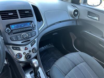 2012 Chevrolet Sonic LT   - Photo 10 - Butler, PA 16001