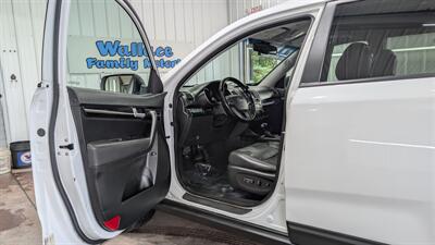 2015 Kia Sorento EX   - Photo 10 - Butler, PA 16001