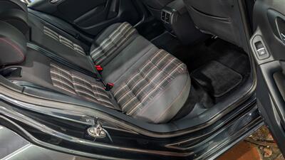 2012 Volkswagen GTI Base PZEV   - Photo 17 - Butler, PA 16001