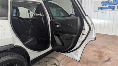 2019 Jeep Cherokee Altitude   - Photo 16 - Butler, PA 16001