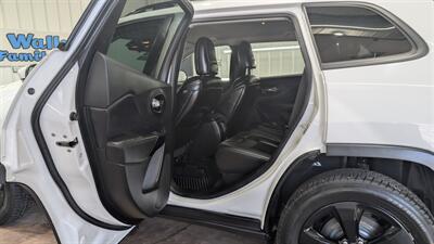 2019 Jeep Cherokee Altitude   - Photo 12 - Butler, PA 16001