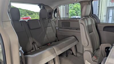 2014 Chrysler Town and Country Touring-L   - Photo 17 - Butler, PA 16001