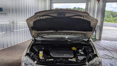 2014 Chrysler Town and Country Touring-L   - Photo 9 - Butler, PA 16001
