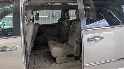 2014 Chrysler Town and Country Touring-L   - Photo 12 - Butler, PA 16001