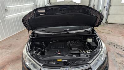 2016 Toyota Highlander LE   - Photo 9 - Butler, PA 16001