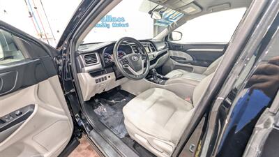 2016 Toyota Highlander LE   - Photo 22 - Butler, PA 16001