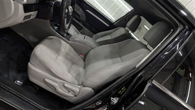 2016 Toyota Highlander LE   - Photo 11 - Butler, PA 16001