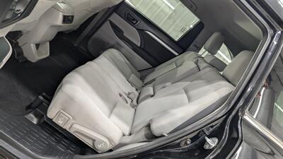 2016 Toyota Highlander LE   - Photo 13 - Butler, PA 16001