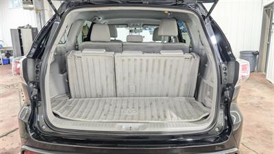2016 Toyota Highlander LE   - Photo 20 - Butler, PA 16001