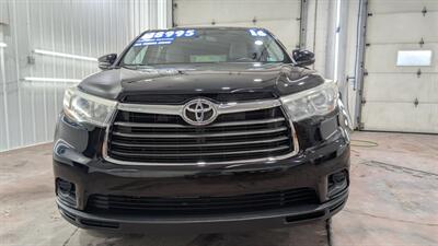 2016 Toyota Highlander LE   - Photo 7 - Butler, PA 16001