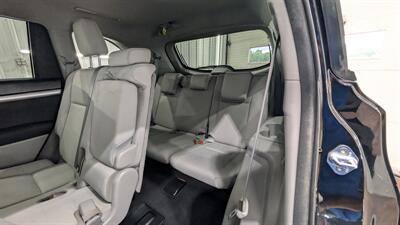 2016 Toyota Highlander LE   - Photo 14 - Butler, PA 16001