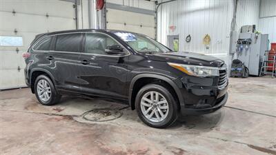2016 Toyota Highlander LE   - Photo 5 - Butler, PA 16001