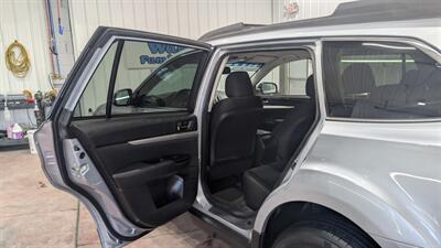 2014 Subaru Outback 2.5i Premium   - Photo 12 - Butler, PA 16001