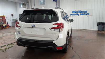 2019 Subaru Forester Premium   - Photo 4 - Butler, PA 16001