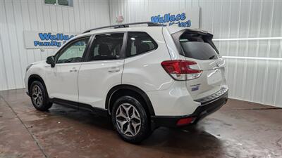 2019 Subaru Forester Premium   - Photo 3 - Butler, PA 16001